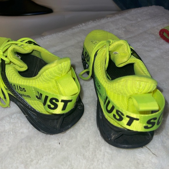 Just So So Sneakers - Picture 4 of 4